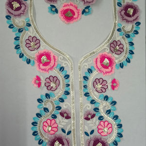 Dentelle de cou de broderie de paillettes élégantes sur le tissu net pour la couture Saree Blouse Kurti robe décolleté décoration couture - Product Image 1