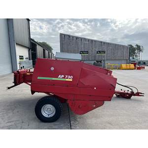 Presse à balles carrée WELGER AP730 - Machine d'occasion/reconditionnée haute performance, moteur puissant 18-50 CV, compatible avec les tracteurs, taille des balles - Product Image 2