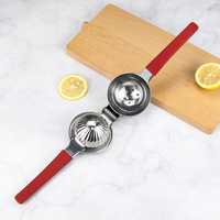 Robuuste ergonomische citroenenpers met siliconen handvat, voedselveilig 304 roestvrij staal, vaatwasmachinebestendig, handmatige citruspers voor de bar