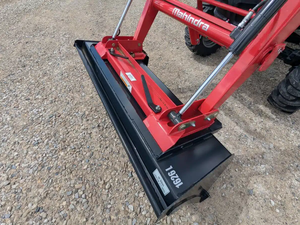 Nouveau tracteur agricole Mahindra 1626 HST 4x4 70 CV 2023 avec moteur, boîte de vitesses et pompe haute productivité - Product Image 3