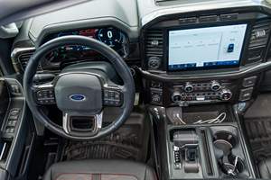 ฟอร์ด เอฟ-150 เชลบี ซูเปอร์ สเนค ปี 2021 # รถเชลบี ซูเปอร์สเนค เอฟ-150 จำนวน 37 คัน รุ่น 250 ซีรีส์ เครื่องยนต์วี8 ซูเปอร์ชาร์จ 775 แรงม้า ขับเคลื่อน 4 ล้อ - Product Image 4