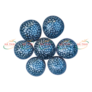 Bol décoratif artisanal minimaliste en coquille de noix de coco naturelle incrustée, écologique et non toxique, idéal pour les boutiques de cadeaux et la décoration intérieure - Product Image 3