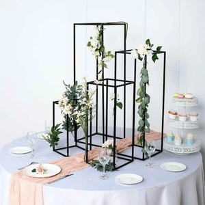 Ensemble moderne de 4 supports à fleurs en métal pour mariage, taille personnalisée 60 cm et 100 cm de haut, vase géométrique pour centre de table, idéal pour les fêtes - Product Image 1