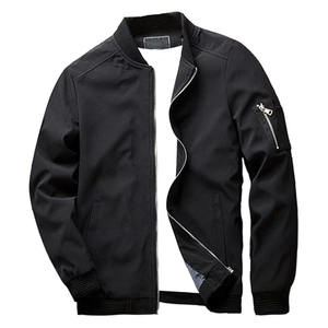 Venta al por mayor Hombres Slim Fit Varsity Jacket Ropa deportiva ligera con bolsillo de botón - Product Image 1