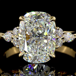 Anillo de Lujo con Diamante Moissanita de 3.25 Quilates, Plata 925, Corte Cojín Brillante, Forma Especial, Certificado IGI, Proveedor Mayorista OEM - Product Image 1