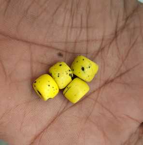 Cuentas de vidrio gruesas amarillas teñidas con aspecto antiguo hechas a medida de 8x10mm para diseñadores de joyas y tiendas de cuentas - Product Image 4