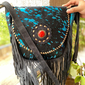 Sac à main élégant en fourrure de vache et cuir, sacs à bandoulière faits à la main - Product Image 5