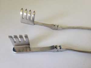 Pinces chirurgicales allemandes en acier inoxydable Beckman 4x4 Instruments de base manuels avec bras articulés et broches émoussées Certifié CE - Product Image 2