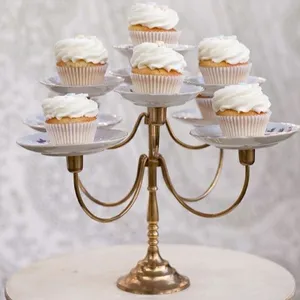 Centro de mesa decorativo Soporte para pastel de boda Estilo candelabro Chapado en oro Royal Standing Tabletop Cupcakes Bandejas Brownie Stand