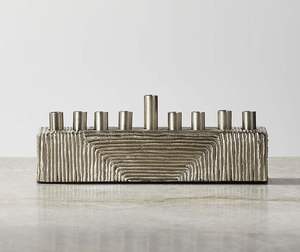 Ménorah en bois avec détails en cuivre pour Hanoucca, chandelier moderne et élégant pour les traditions juives - Product Image 2