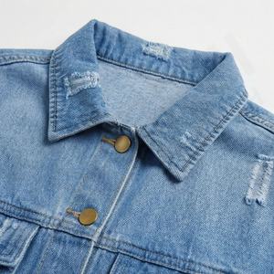 Veste en jean pour femme, manches longues, classique, délavée, style camionneur, prix raisonnable, vêtement élégant et de haute qualité - Product Image 4