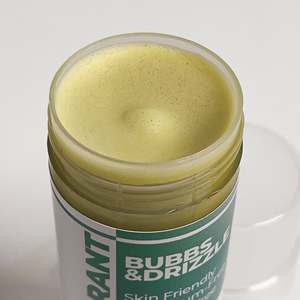 Desodorante Natural Antitranspirante para Niños con Fragancia Duradera de 15 Minutos, Certificado Halal, Ingredientes Minerales - Product Image 2