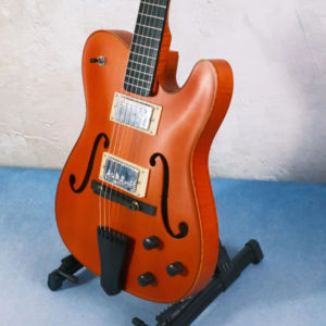 Guitare <span class=keywords><strong>Telecaster</strong></span> artisanale à corps creux, table en érable massif sculptée, dos et ailes en érable flammé, touche en ébène, 6 cordes - Product Image 1