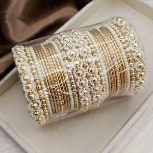 Conjunto de Brazaletes de Novia de Terciopelo con Cuentas de Perlas de Imitación Chapadas en Oro Indio Tradicional, Azul Oscuro - Product Image 2