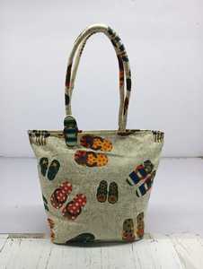 Sac fourre-tout imprimé de haute qualité pour dames pour la saison printanière pour utilisation à la plage Marque privée OEM/ODM disponible pour l'automne et l'hiver - Product Image 2