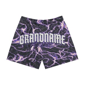 Shorts deportivos de malla de poliéster transpirable de 150 GSM para mujer, color negro y morado, con diseño de logotipo personalizado por sublimación. - Product Image 1