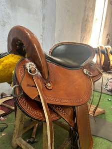 Ensemble de selle en cuir Western de qualité supérieure pour la course de demi-chevaux, avec détails en bois |   Accessoires en acier inoxydable façonnés à la main, ensemble de tack gratuit pour chevaux - Product Image 3