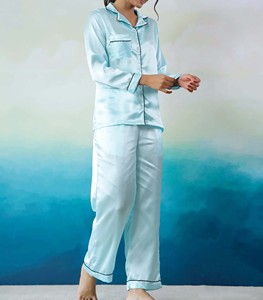 Conjunto de pijama de satén para mujer, ropa de dormir de manga larga, dos piezas, ropa de estar suave con botones, pijamas con logotipo personalizado - Product Image 1