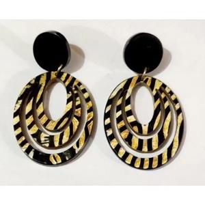 Boucles d'oreilles de mode en résine unique pour femmes de meilleure qualité Utilisation quotidienne et bijoux d'événement pour les filles par Falak World Export - Product Image 4