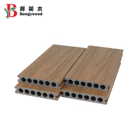 Imperméabilisation des terrasses en bois composite Revêtement de sol extérieur en bois composite Jardin Bois Plastique Terrasse composite