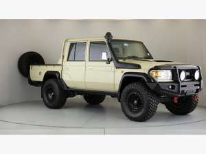 GRAN OFERTA Toyota Land Cruiser 79 4.5 D Edición 70 Aniversario 2022 Usada, Camioneta de Doble Cabina con Volante a la Izquierda/Derecha - Product Image 3