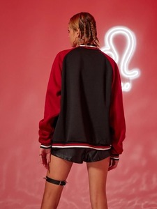 Chaqueta Varsity Premium para Mujer, Mezcla de Lana, con Parches Bordados Personalizados y Logotipo, al por Mayor - Product Image 2