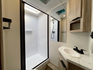 W-I-N-N-E-B-A-G-O ACCESS 18DBH 2026 Listo para la Venta - Product Image 2
