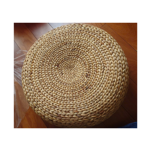 Cojín otomano de jacinto de agua para decoración del hogar asequible, artículo Natural de Vigi Farm para decoración para sala de estar - Product Image 1