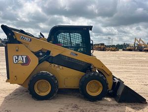 รถตักล้อยาง CAT 272D3 รุ่นทรงพลัง พร้อมรางยางขนาด 15 นิ้ว เครื่องยนต์ 67 แรงม้า และความจุในการยกของ 4323 ปอนด์ - Product Image 5