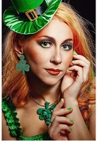 Vente en gros de boucles d'oreilles en perles avec chapeau pop-up Saint Patricks Boucles d'oreilles en perles de rocaille pour femmes multicolores