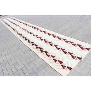 Alfombra Turca Vintage de 3.8x26.5 pies (116x807 cm), Alfombra de Lana Blanca con Diseño Floral - Product Image 4