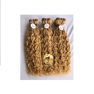 Top meilleure qualité 20 "#18 couleur naturel bouclé en gros paquet brut temple indien direct de l'inde Machine Double trame de cheveux humains - Product Image 1