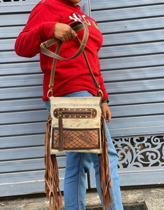 Style occidental peau de vache métallisé fourrure cuir frange sac à main sac à bandoulière usiné à la main sculpture sacs fête porter les cheveux des femmes sur la peau - Product Image 1