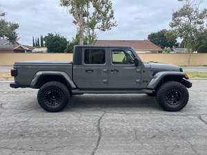 Gladiator California Edition 2021 4x4 con Acabado Transparente en Gris Sting, de Propietario Californiano, Modificaciones Todoterreno - Product Image 3