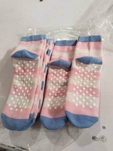 Chaussettes de yoga antidérapantes en tricot rayé pour femme, respirantes, à séchage rapide, avec logo personnalisé, pour la gym - Product Image 1