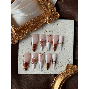 Autocollants pour ongles Caramel Bloom, luxueux et élégants - Product Image 3