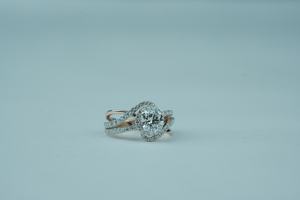 แหวนเพชรสำหรับปลูกในห้องปฏิบัติการสุดหรูทรงกลม VS1ชัดเจนได้รับการรับรอง IGI SGL โกลด์โรสโกลด์ - Product Image 5