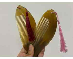 Peine de cuerno Fabricante de Vietnam Diseño hecho a mano Ideal para la rutina del cabello Peine de cuerno natural Premium para exportación OEM - Product Image 5