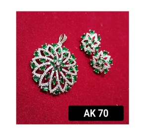 Collar con colgante de plata elegante personalizable hecho a mano estilo clásico sofisticación principalmente cobre silicona para cualquier ocasión - Product Image 2