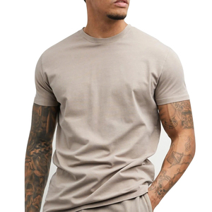 T-shirt de sport d'été pour hommes couleur unie coupe ajustée col large Fitness manches courtes impression légère logo personnalisable T-shirts pour hommes - Product Image 1