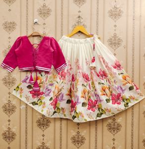 Conjunto de Lehenga Choli con Estampado Floral Abstracto Rosa, Poliéster Sin Arrugas, Ligero, Moderno, para Fiestas Festivas, Diwali para Niñas - Product Image 2