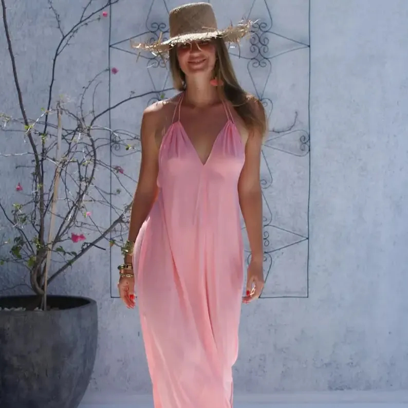 Diseño impecable Rosa sólido ropa de playa vacaciones estilo bohemio casual mujeres vestidos largos a precios al por mayor a granel