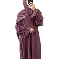 Abaya Modeste en Satin pour Femme, Robe Longue à Manches Longues, Couleur Unie, Taille Tombante, Modèle Cache-Cœur à Nouer