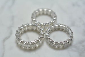 Bague d'éternité Moissanite taille émeraude Belle bague personnalisée en argent sterling - Product Image 3