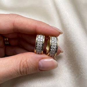 Pendientes de media aro contemporáneos de oro amarillo macizo de 18 quilates con doble fila de diamantes redondos pavé, joyería fina para regalo de Navidad. - Product Image 1