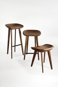 Taburete clásico de madera hecho para complementar los interiores tradicionales que ofrecen un uso práctico junto con la belleza decorativa de madera - Product Image 6