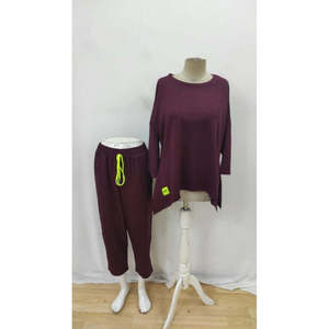 Ensemble deux pièces en viscose à manches longues pour femme avec détails brodés, 26340 - Bordeaux - Product Image 4