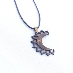 Pendientes de coco hechos a mano para mujer, pendientes de madera a la moda, collares de concha de coco Natural, figuritas de coco talladas a mano - Product Image 5