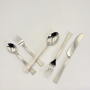 Juego de Cubiertos de Acero Inoxidable de 5 Piezas, Diseño Cuadrado Convencional, Material Grueso, Estilo Atmosférico para Hotel, Personalizable - Product Image 3