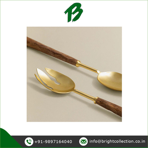 Offre exclusive d'un ensemble de deux couverts à salade à manche en bois de qualité supérieure avec restaurants plaqués or avec logo personnalisé - Product Image 2